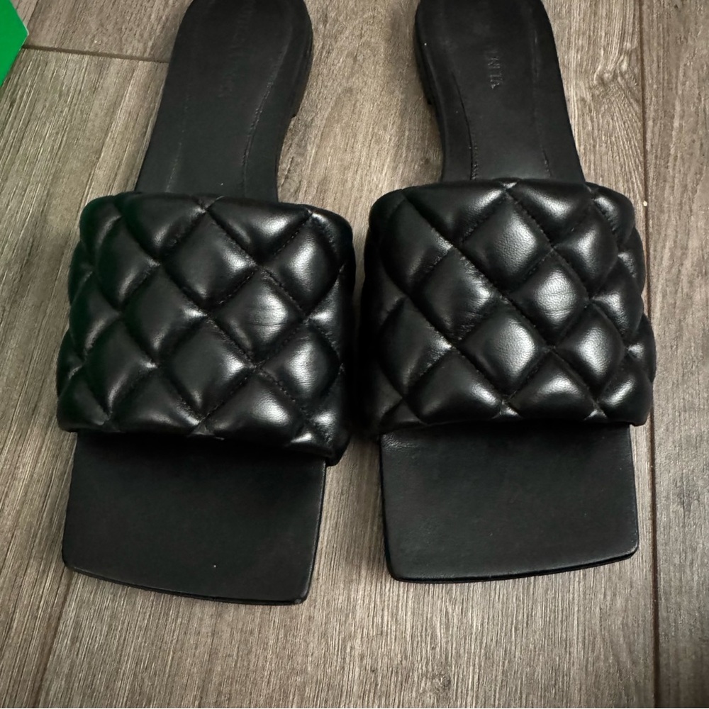 Bottega Veneta Padded Flat Sandals - Picture 2 of 7